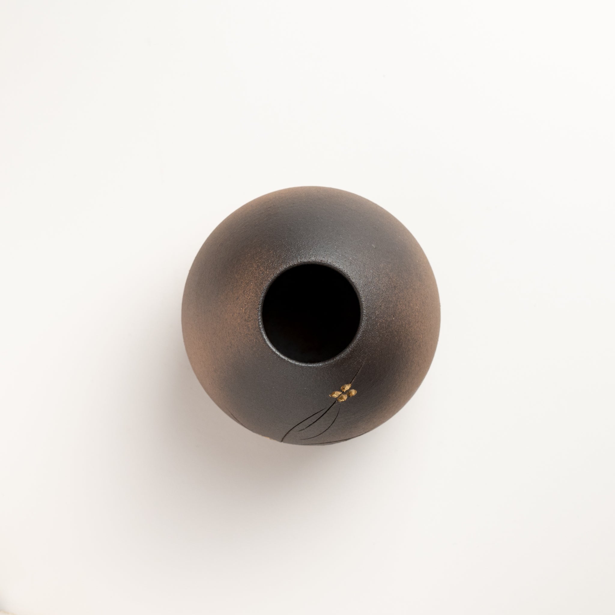 Naginowa Shigaraki Ware Natsume Kamon Flower Vase 5.1 in.