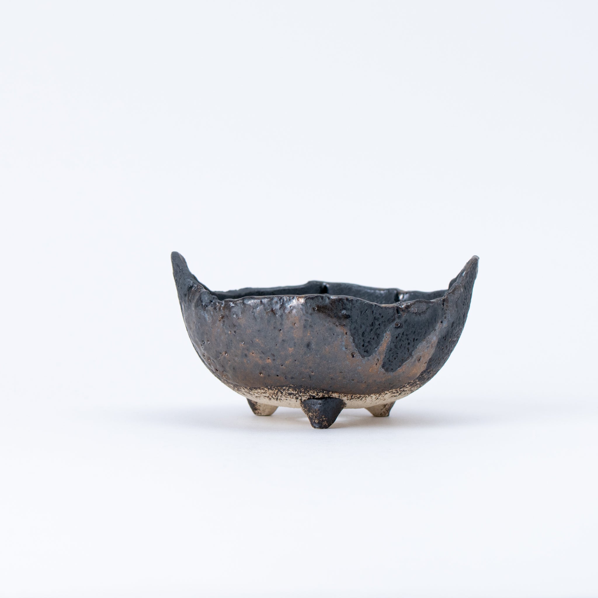 NAGINOWA Black Gold Two Horns BANKO Ware Japanese Bonsai Pot 4.78 in.